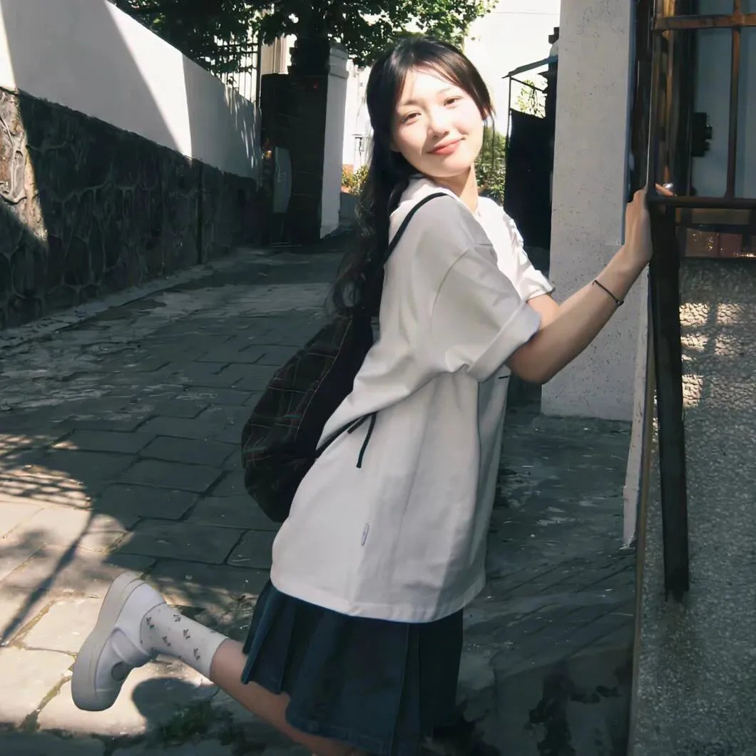 村里来了个直播女神